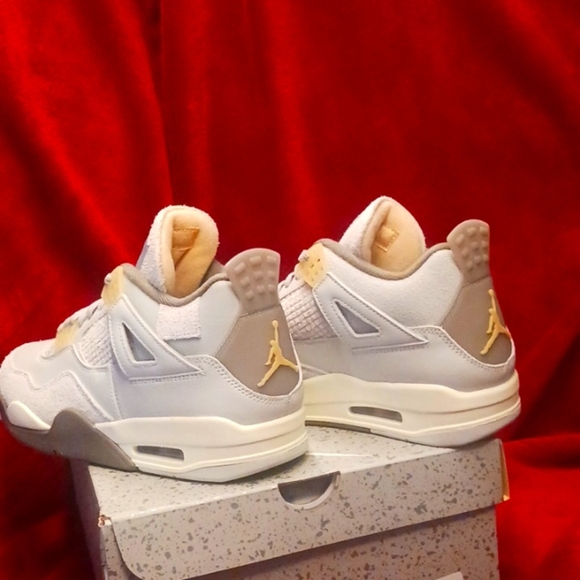 AIR JORDAN 4 RETRO SE CRAFT - Picture 3 of 8